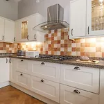 The Gatehouse Tatil Evi